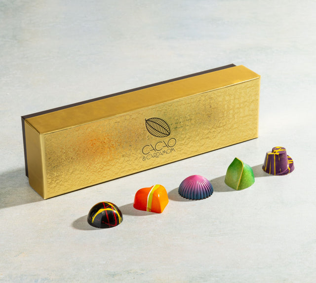 The Petite Gold Sampler, Signature