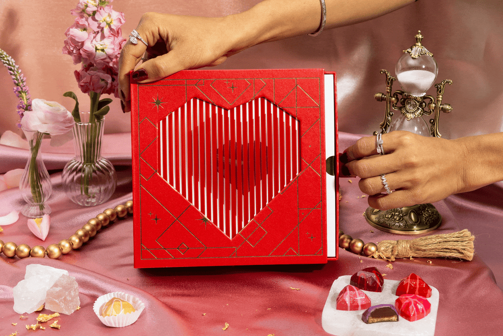 Beating Heart Gift Box, 12 piece box